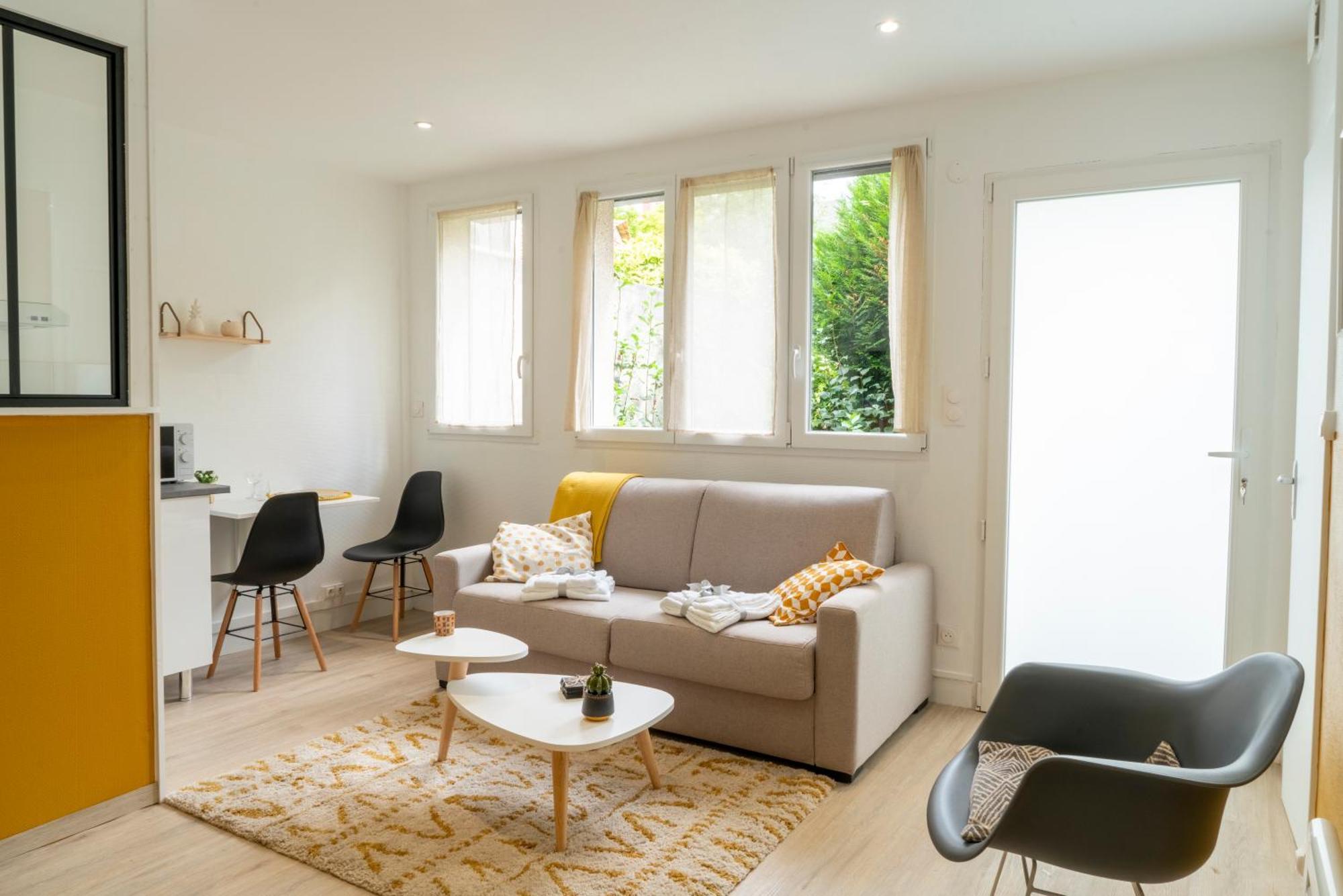 Stockholm- Studio Serenite Avec Jardin Charleville-Mézières Buitenkant foto
