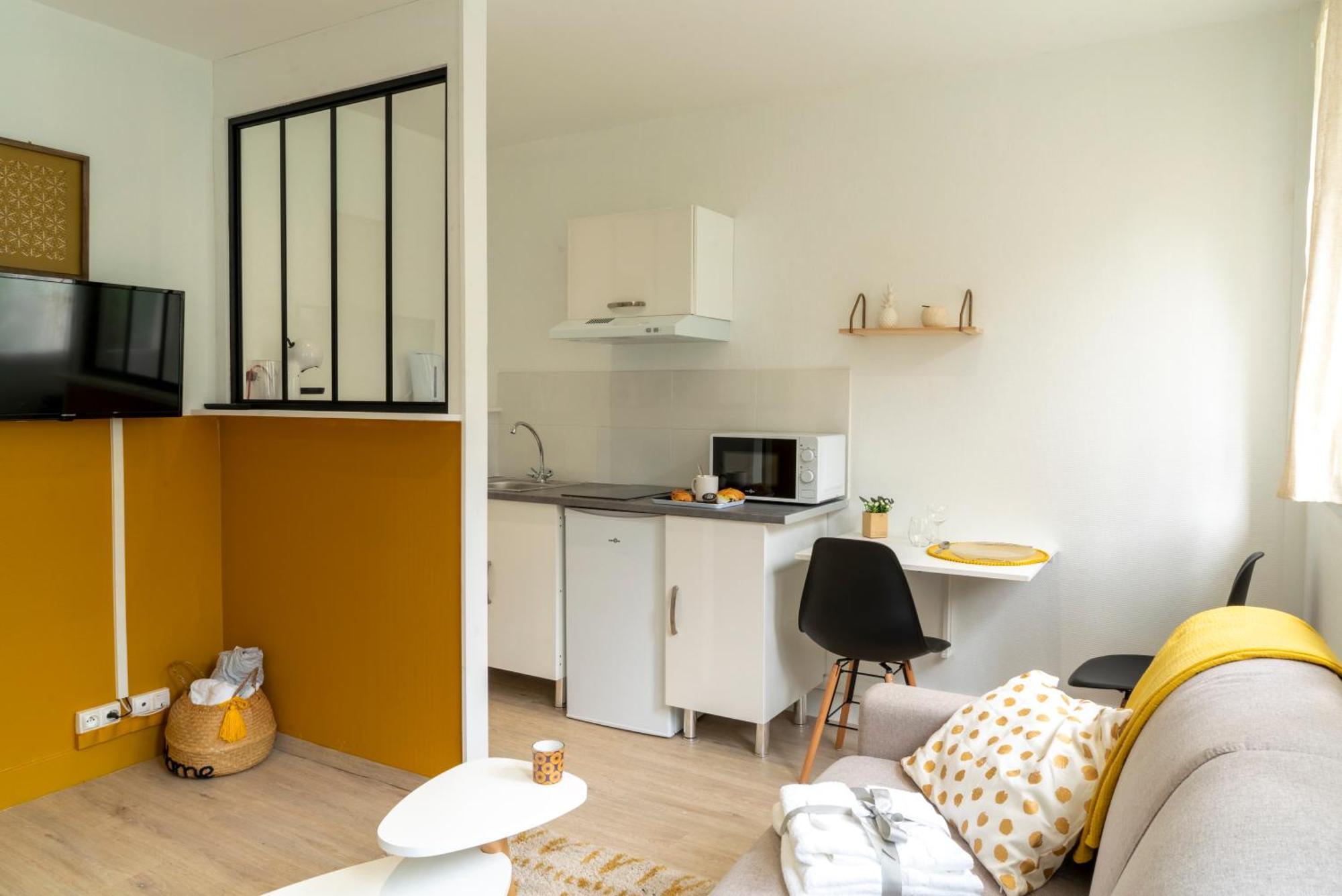 Stockholm- Studio Serenite Avec Jardin Charleville-Mézières Buitenkant foto
